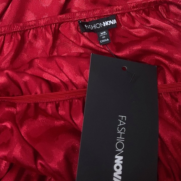 NWT Fashion Nova Loving You Too Much Satin Top - Picture 7 of 7